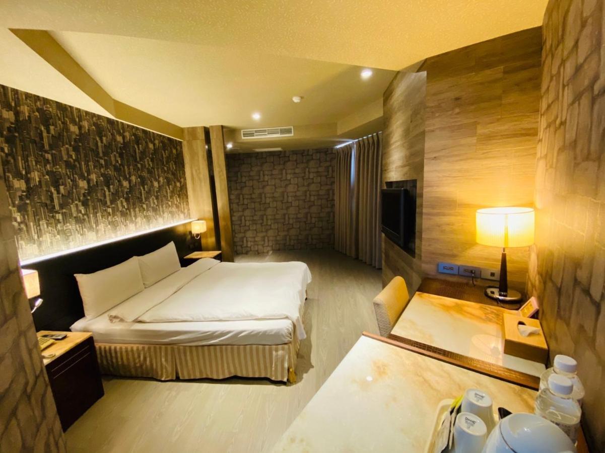 Dlinn Hotel Taichung Esterno foto