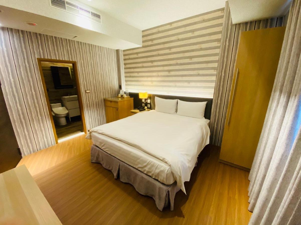 Dlinn Hotel Taichung Esterno foto