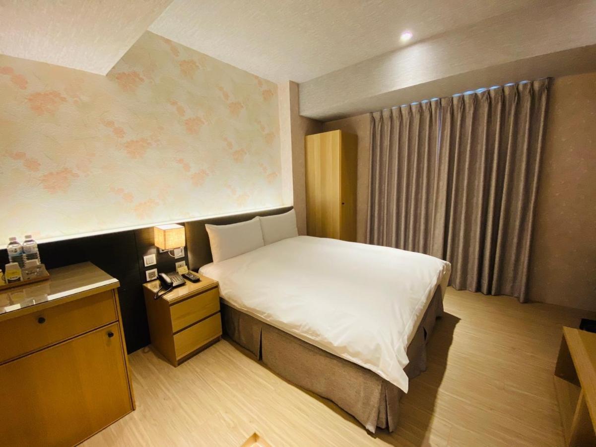 Dlinn Hotel Taichung Esterno foto