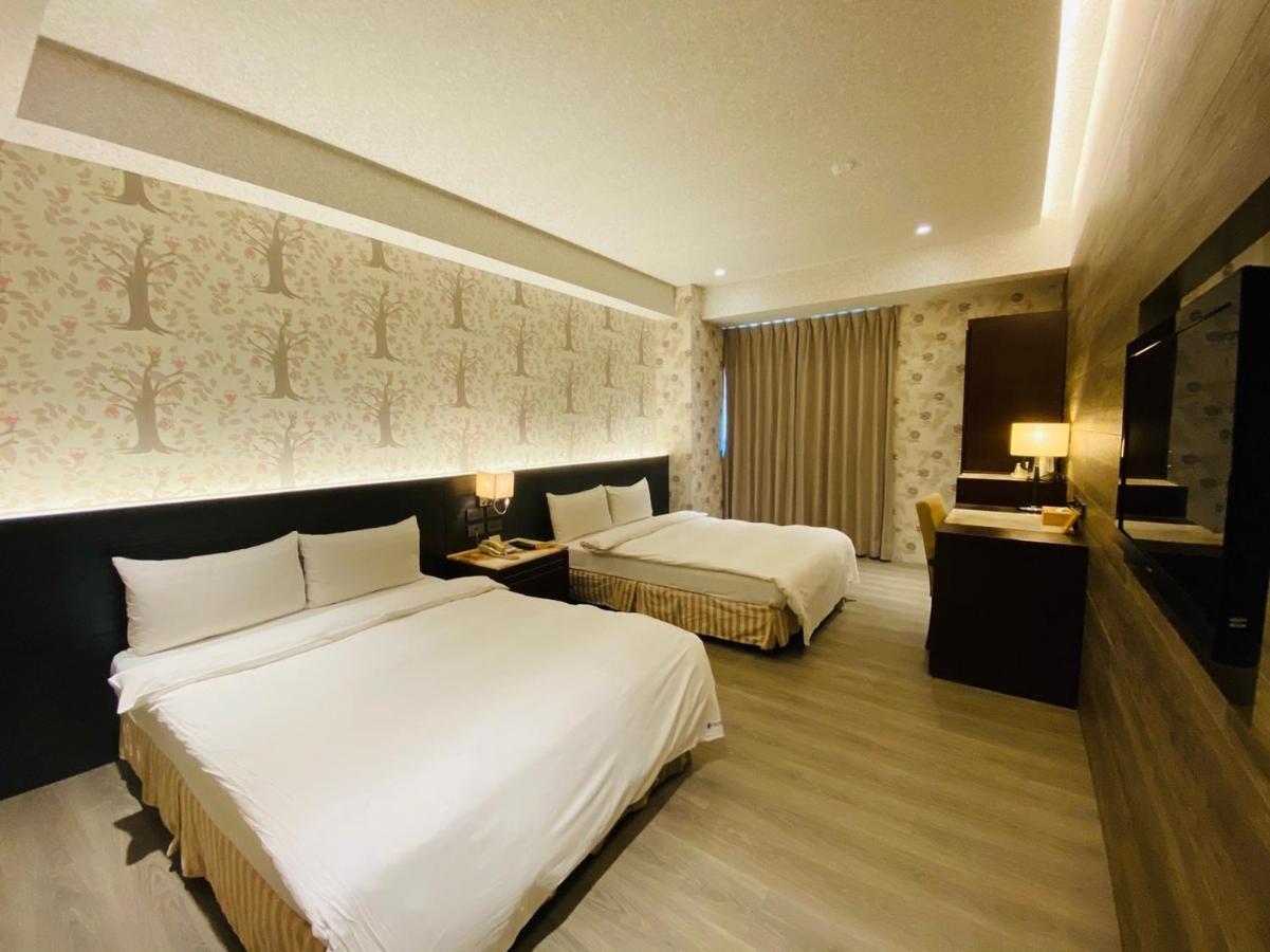 Dlinn Hotel Taichung Esterno foto
