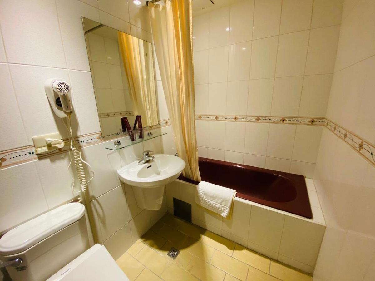 Dlinn Hotel Taichung Esterno foto