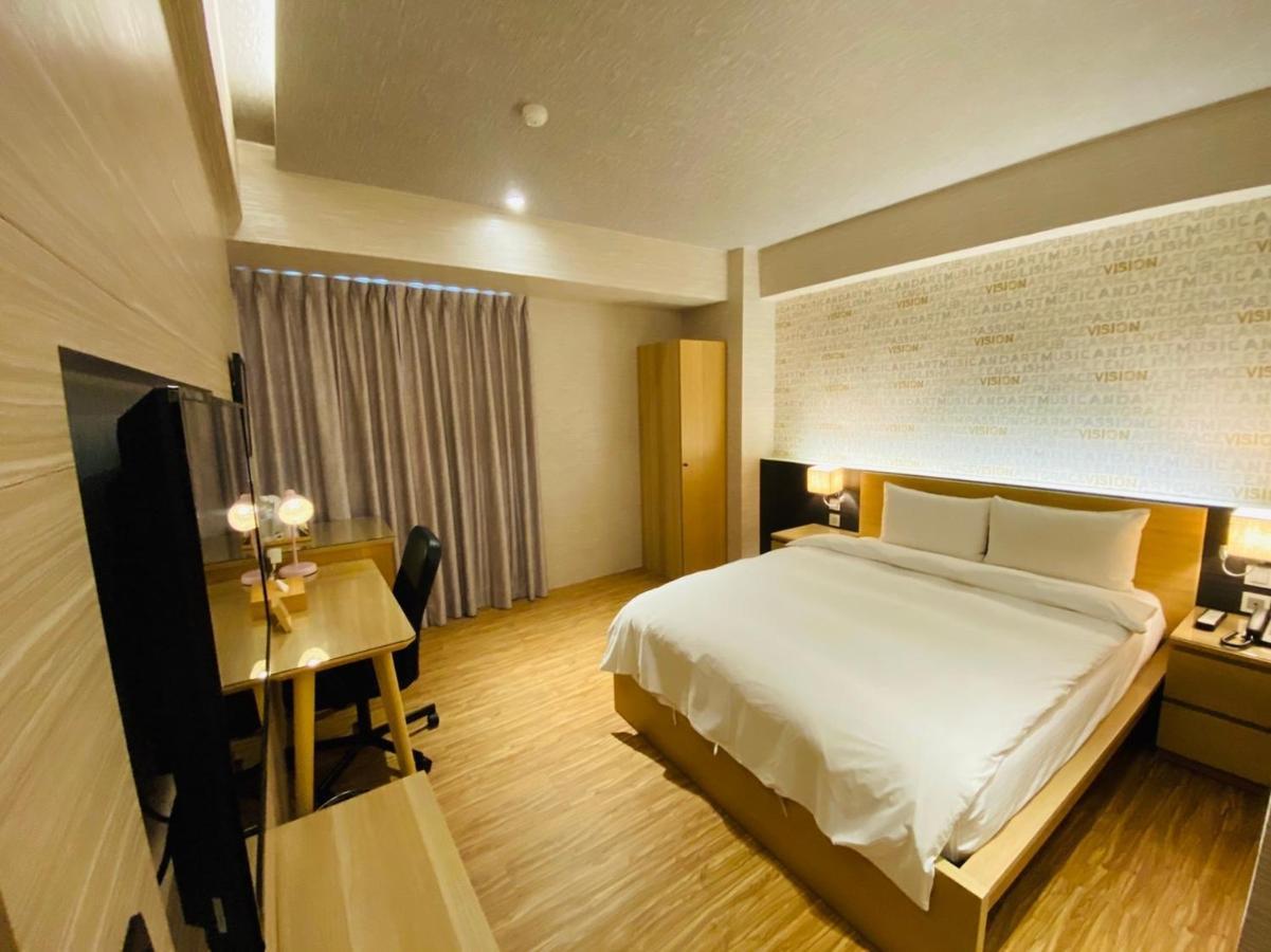 Dlinn Hotel Taichung Esterno foto