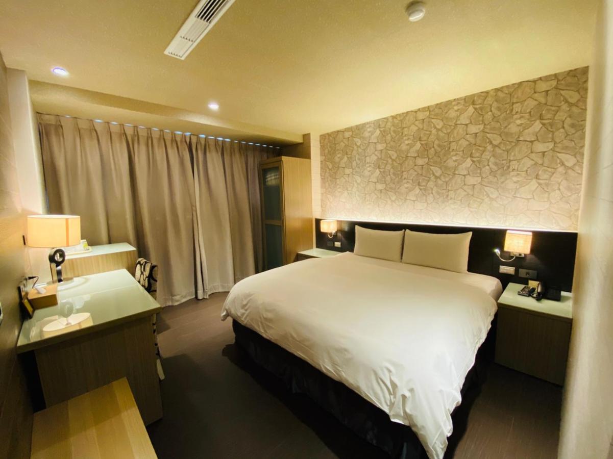 Dlinn Hotel Taichung Esterno foto