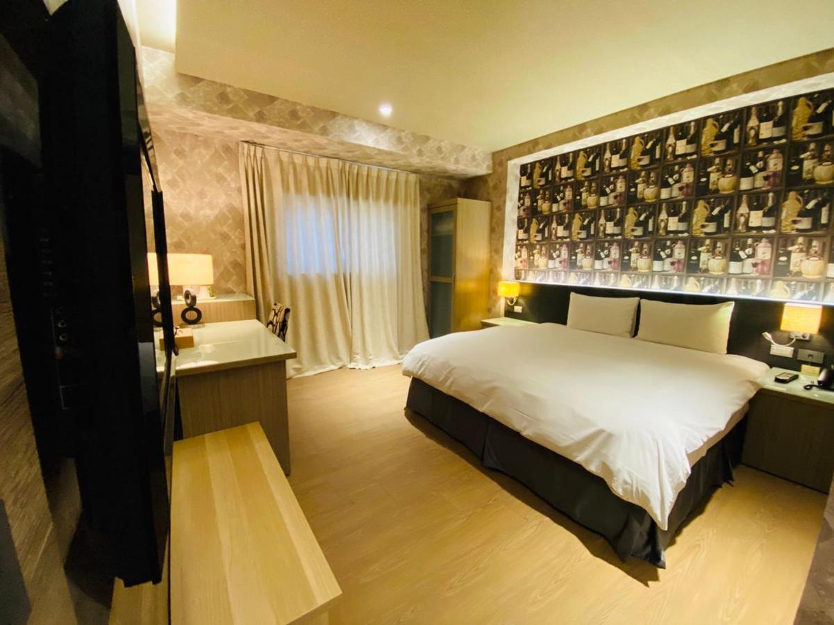 Dlinn Hotel Taichung Esterno foto