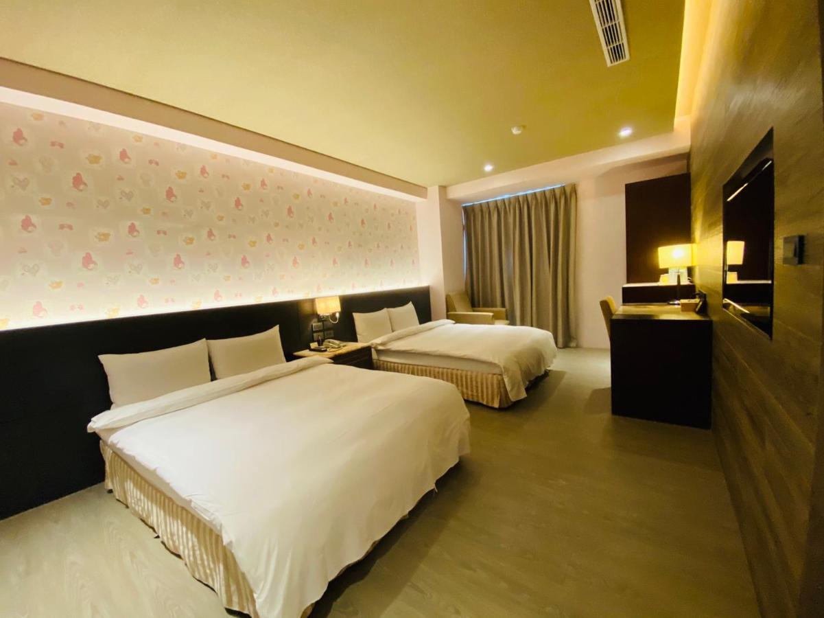 Dlinn Hotel Taichung Esterno foto