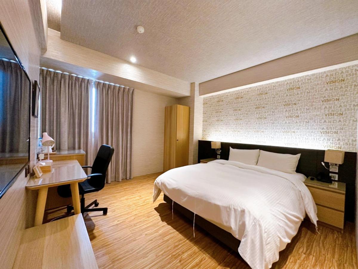 Dlinn Hotel Taichung Esterno foto