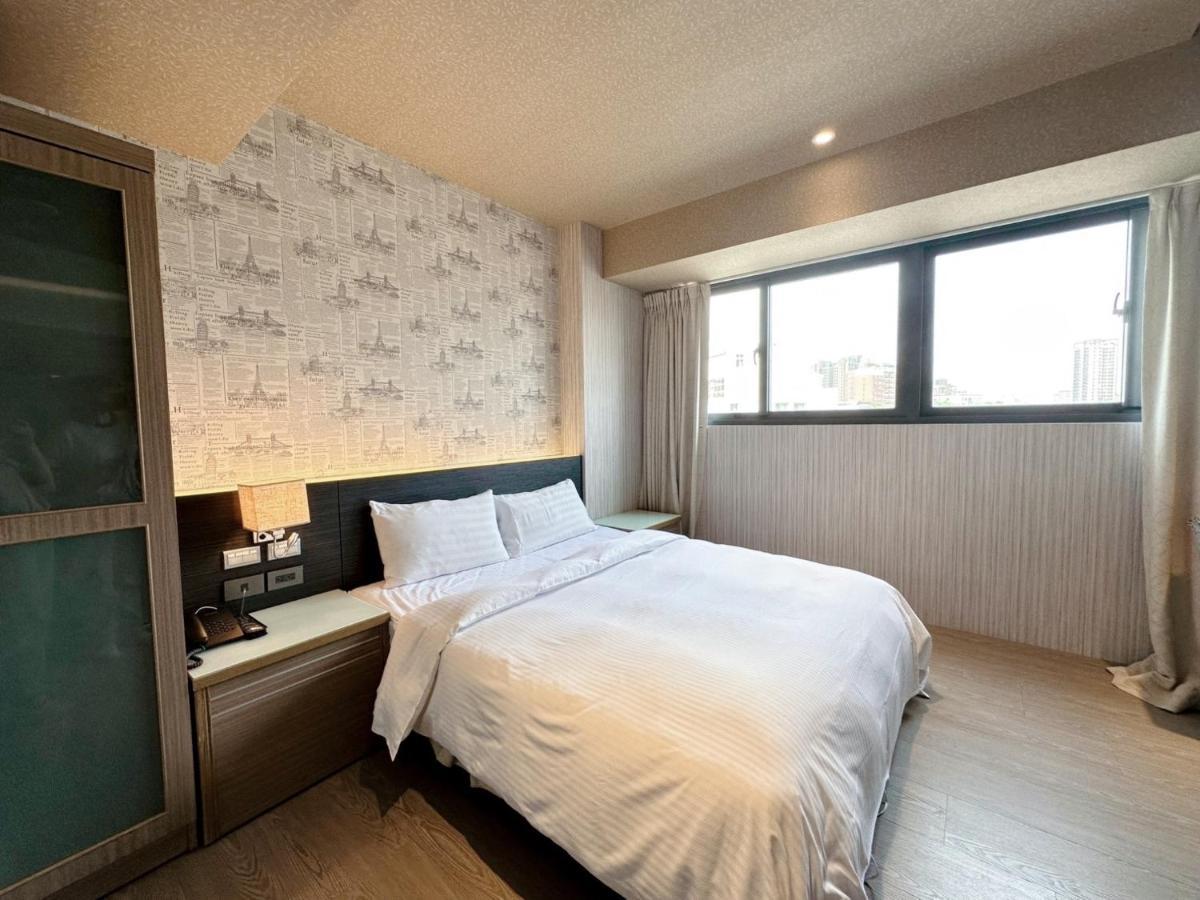 Dlinn Hotel Taichung Esterno foto