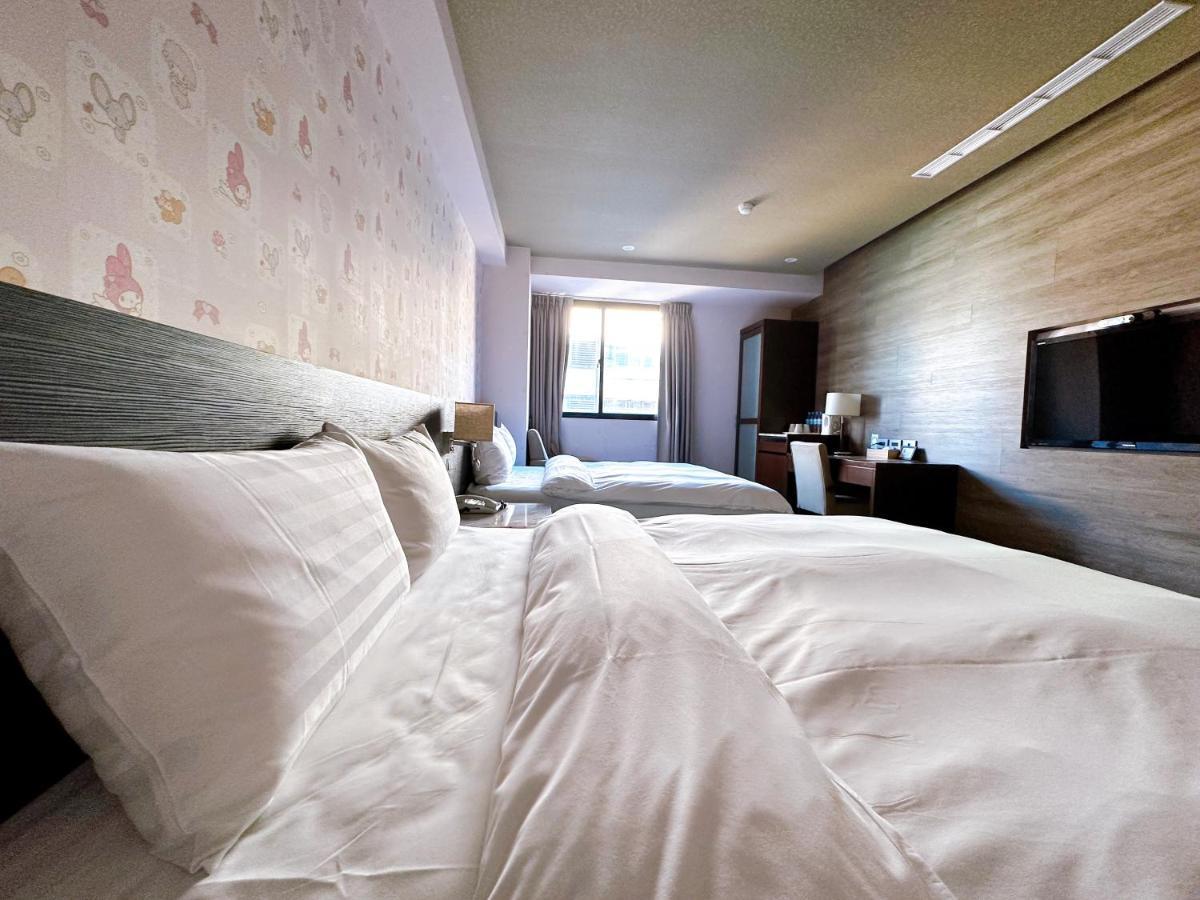 Dlinn Hotel Taichung Esterno foto